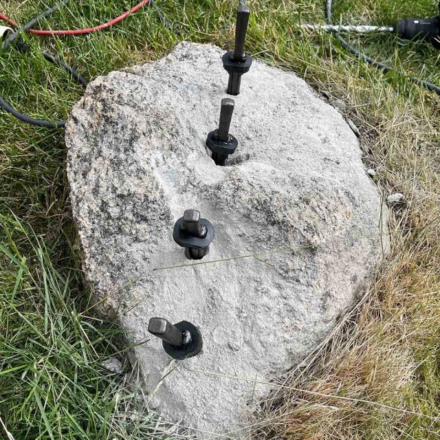 Deling av stein med fjellkiler fra Riktighandel.no