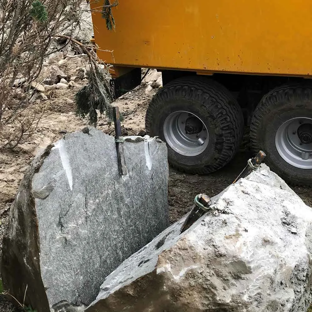 Bilde av fjellkiler i bruk